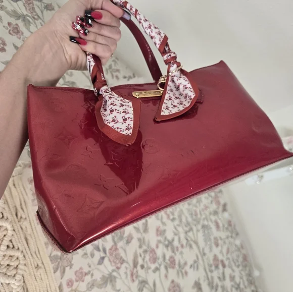 Louis Vuitton Wilshire PM in red Monogram Vernis leather ❤️ - Picture 7 of 13